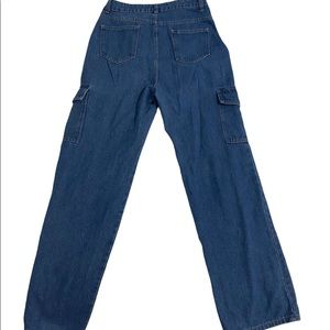 Cute baggy, cargo type, jeans from SHEIN. 💙